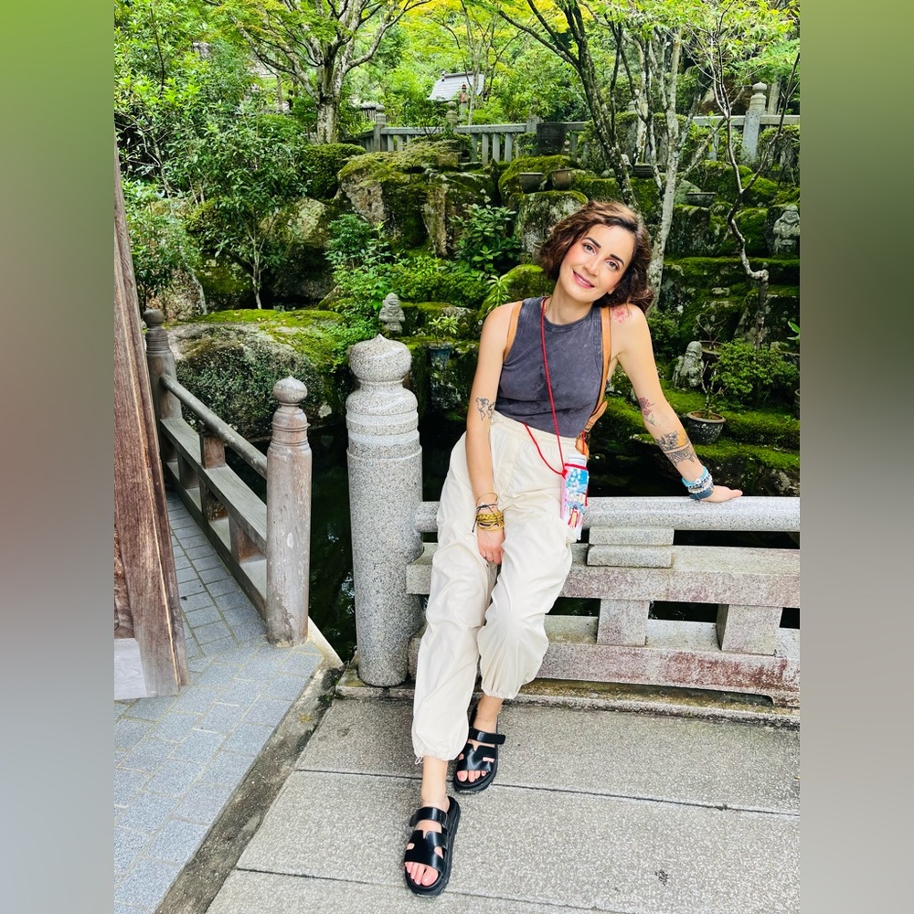 Meet your Posher, Cloe